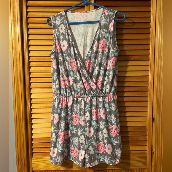 Romper - Picture 1 of 3